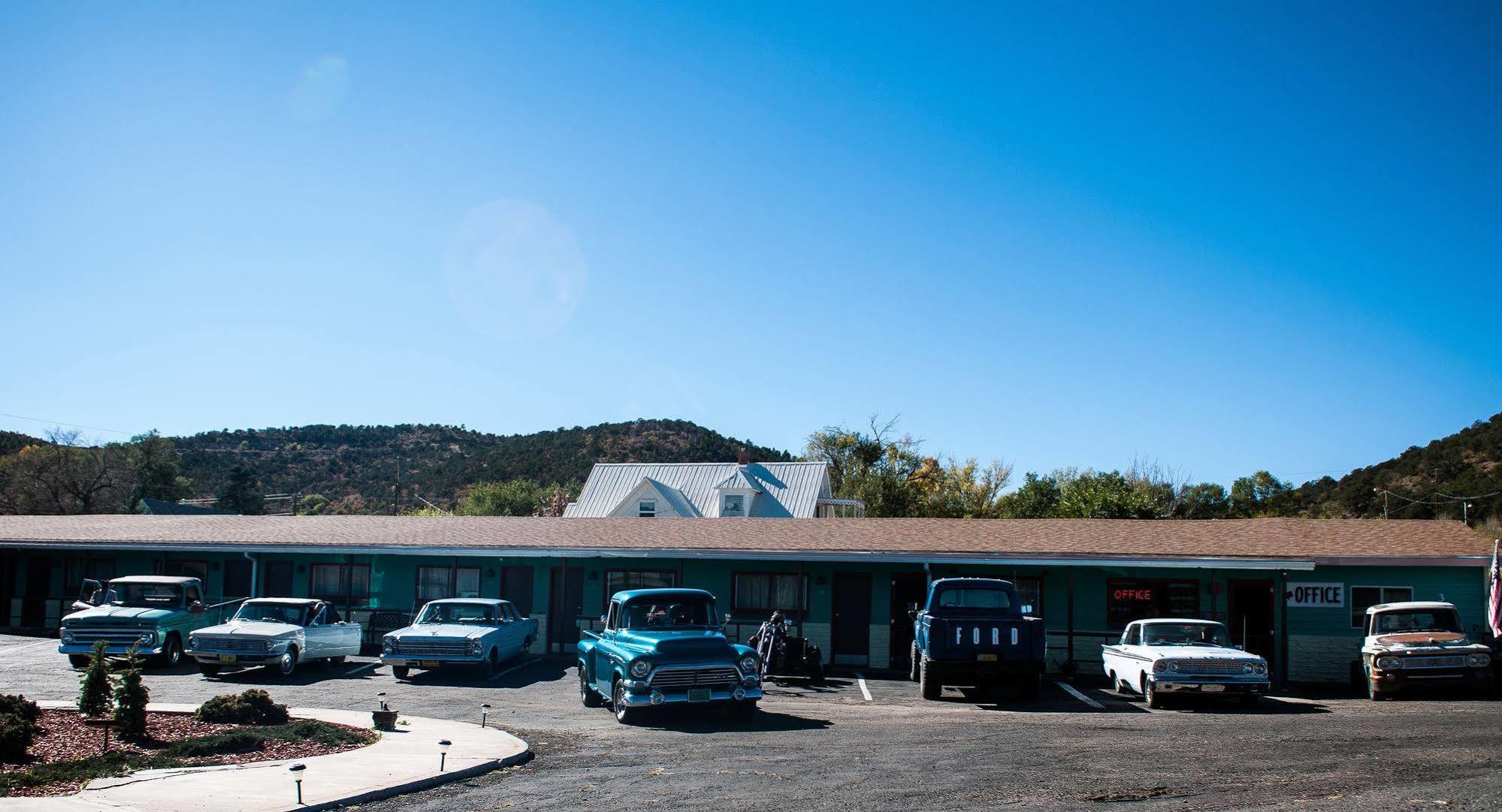 Raton Pass Motor Inn Exteriér fotografie