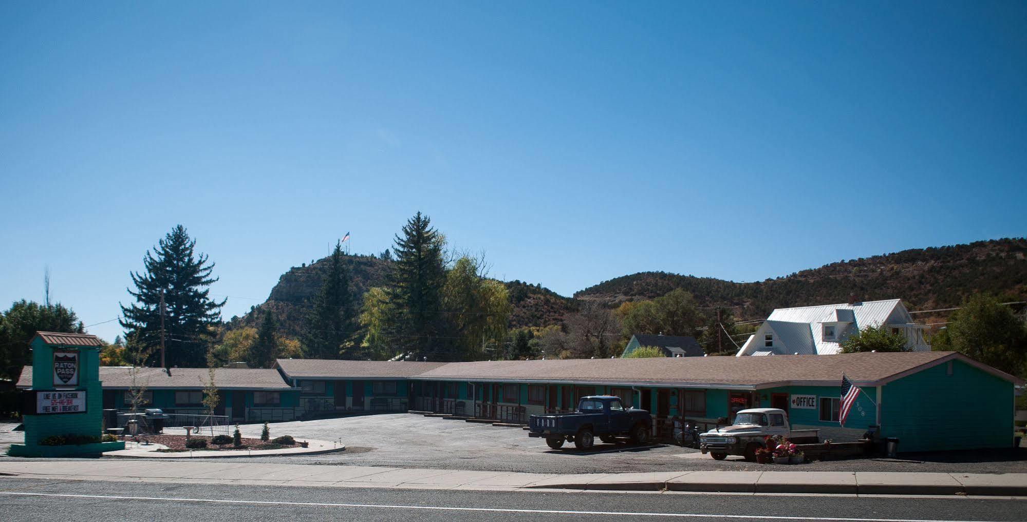 Raton Pass Motor Inn Exteriér fotografie